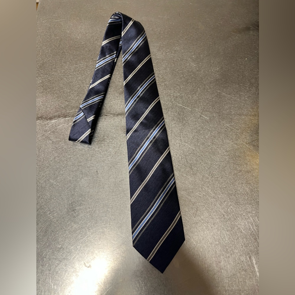 Bloomingdale’s Men’s Tie